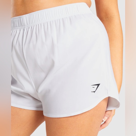 Gymshark Pants - ESSENTIAL LOOSE TRAINING SHORTS